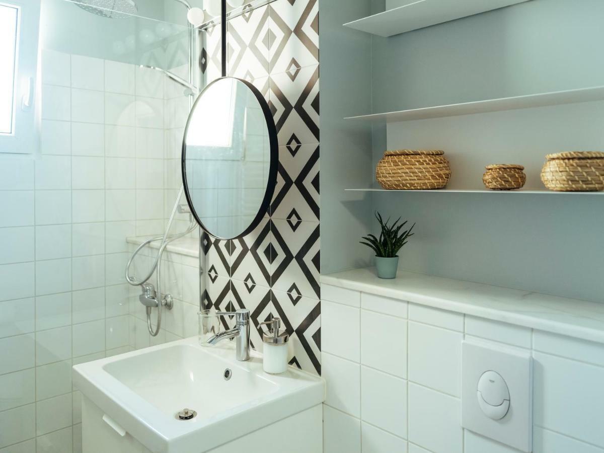 Parklake Design Apartment - Fabulous View - Netflix Bucarest Esterno foto